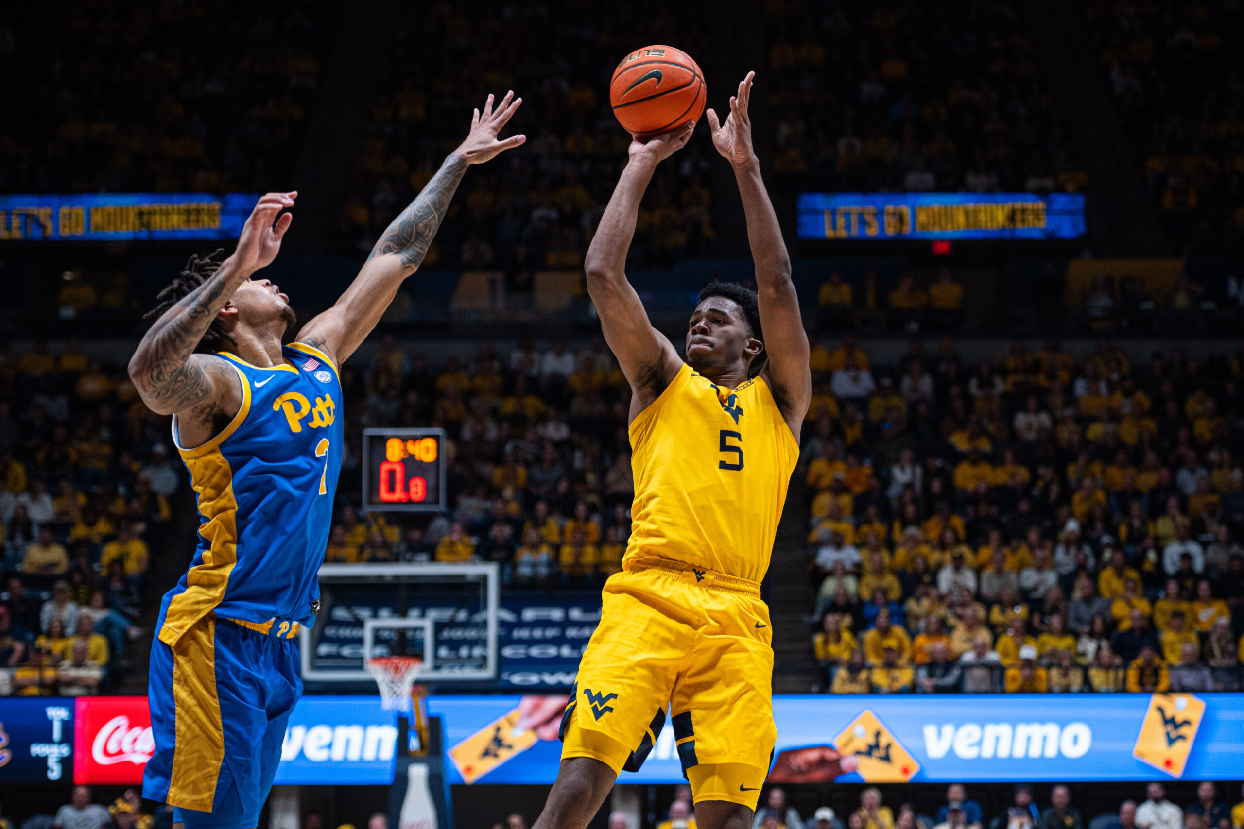 WVU forward D.J. Thomas enters transfer portal, other Big 12 teams hit hard